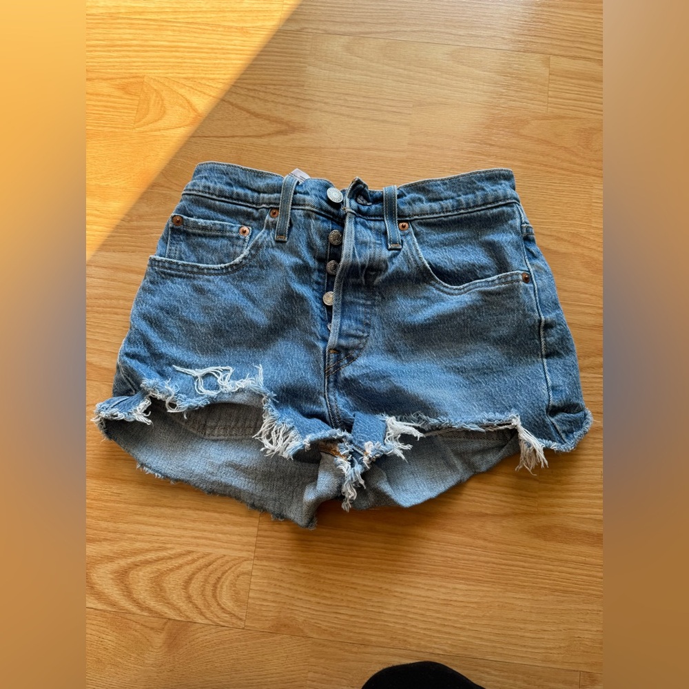 Levi's 501 Women's Button Fly Blue Denim Shorts - Picture 2 of 6